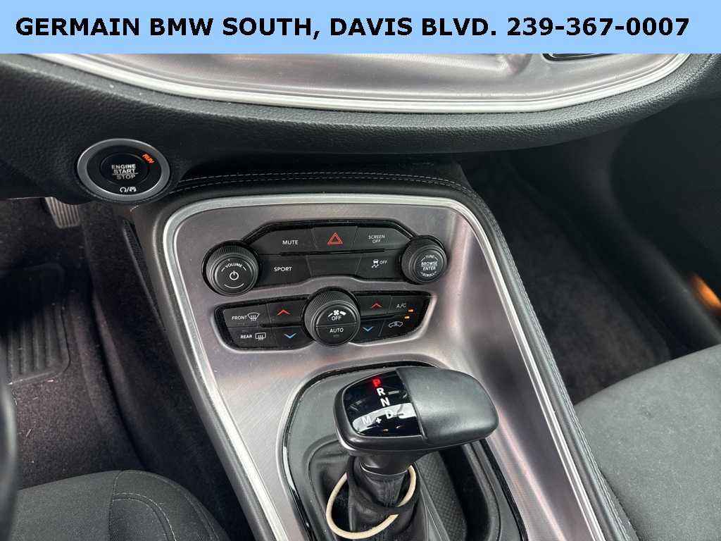 2019 Dodge Challenger SXT photo 7