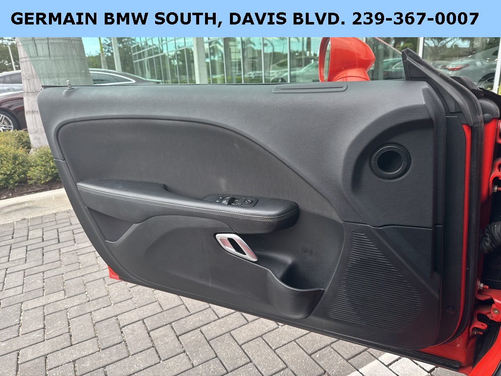 2019 Dodge Challenger SXT photo 8