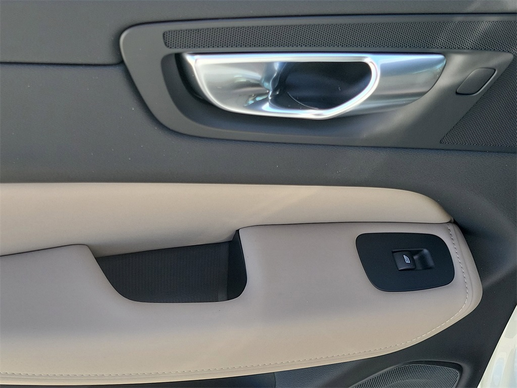 new 2026 Volvo XC60 Plug-In Hybrid car, priced at $60,745