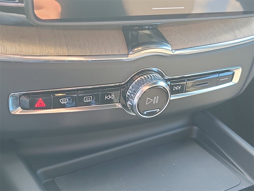 new 2026 Volvo XC60 Plug-In Hybrid car, priced at $60,745