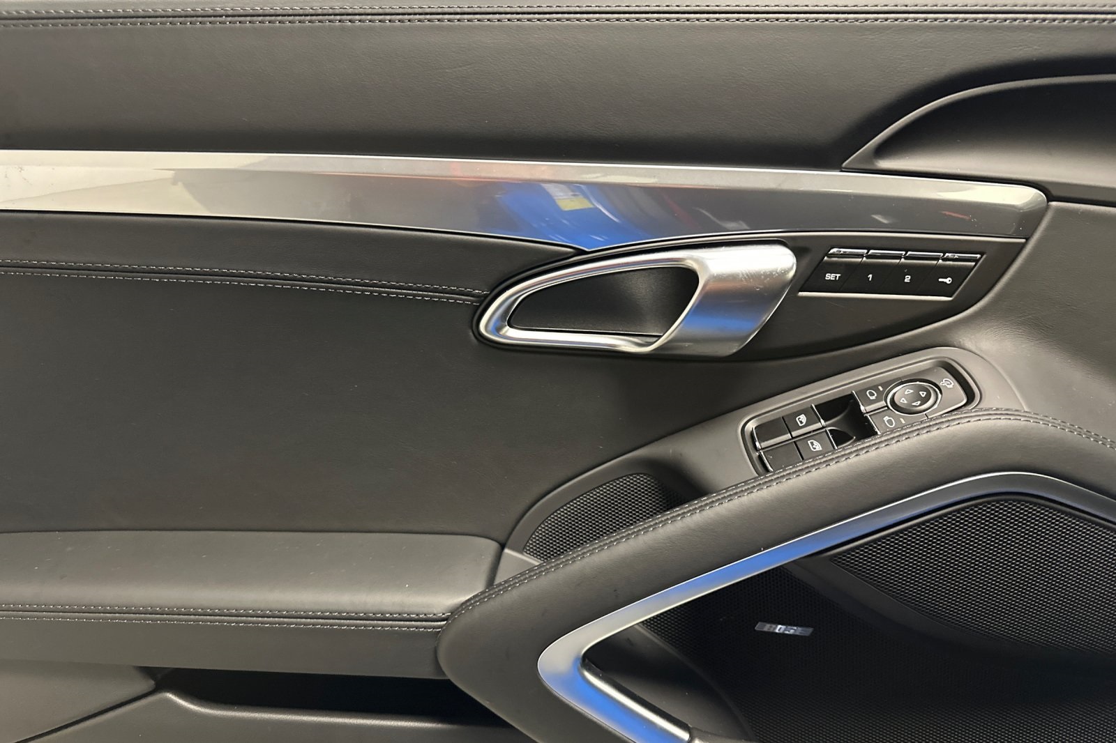 2025 Porsche Cayman S photo 13