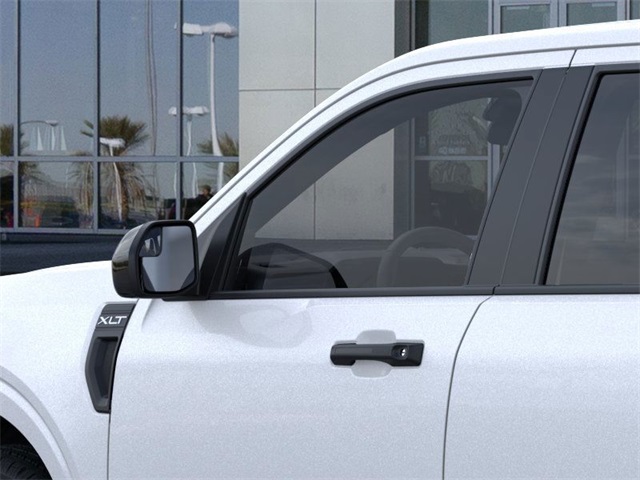 New 2025 Ford Maverick XLT 4D Crew Cab