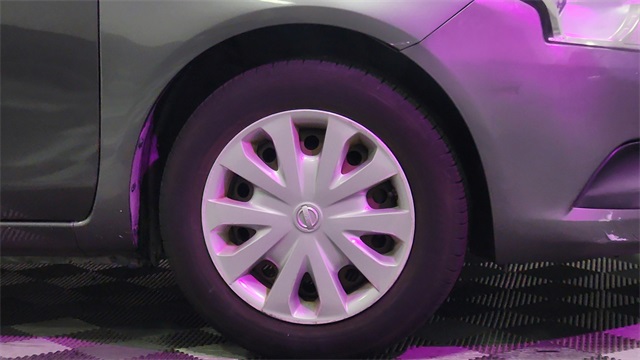 2016 Nissan Versa 1.6 SV FWD 2016 Nissan Versa 1.6 SV FWD