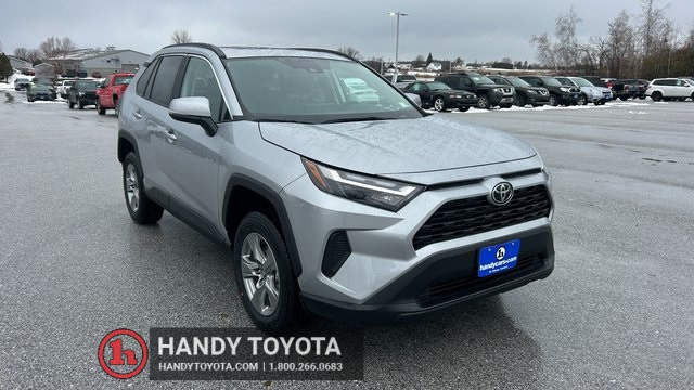 2025 Toyota RAV4 XLE's photo