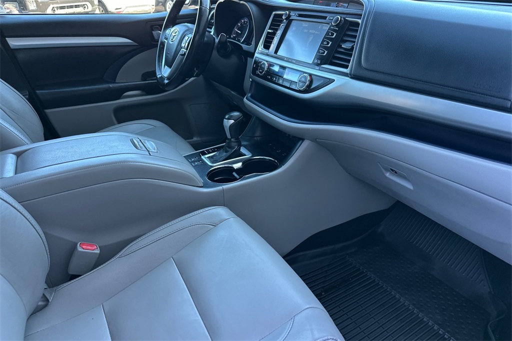 used 2017 Toyota Highlander car, priced at $22,921