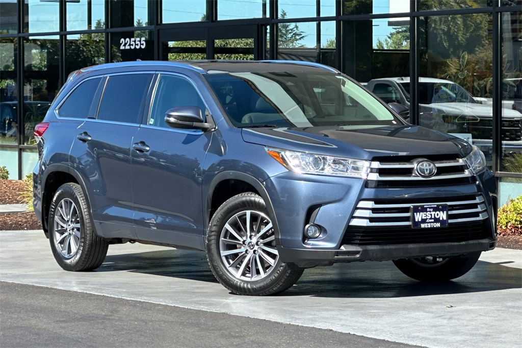 used 2017 Toyota Highlander car, priced at $22,921