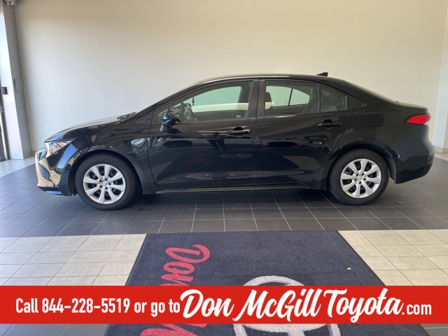 2024 Toyota Corolla LE's photo
