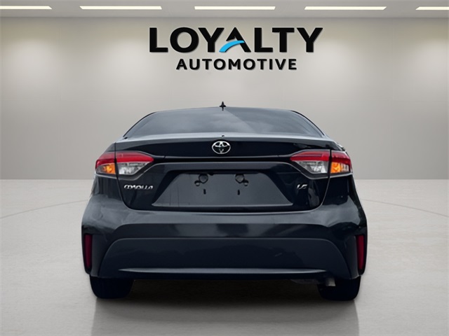 2021 Toyota Corolla LE photo 2