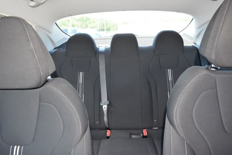 2024 White Hyundai Elantra SEL FWD Sedan