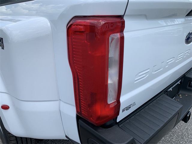 2025 Oxford White Ford Super Duty F-350 DRW XL 4X4 Truck