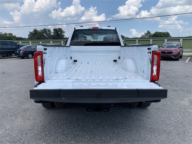 2025 Oxford White Ford Super Duty F-350 DRW XL 4X4 Truck