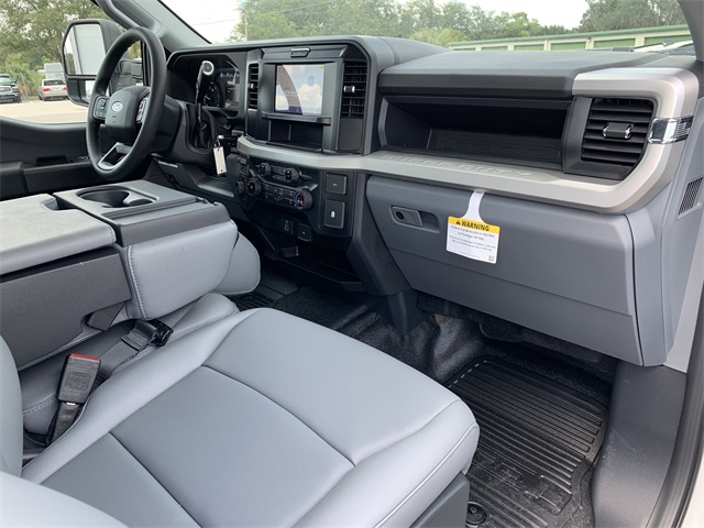 2025 Oxford White Ford Super Duty F-350 DRW XL 4X4 Truck