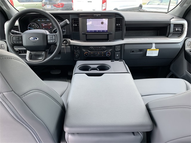 2025 Oxford White Ford Super Duty F-350 DRW XL 4X4 Truck