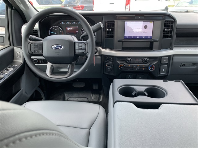 2025 Oxford White Ford Super Duty F-350 DRW XL 4X4 Truck