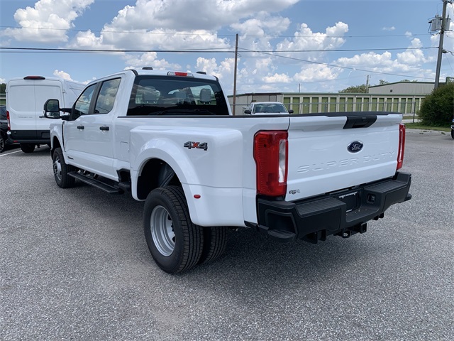 2025 Oxford White Ford Super Duty F-350 DRW XL 4X4 Truck