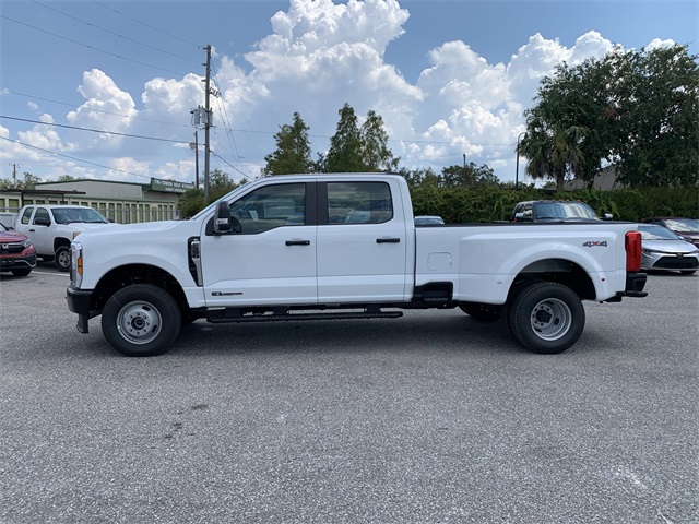 2025 Oxford White Ford Super Duty F-350 DRW XL 4X4 Truck