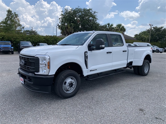 2025 Oxford White Ford Super Duty F-350 DRW XL 4X4 Truck