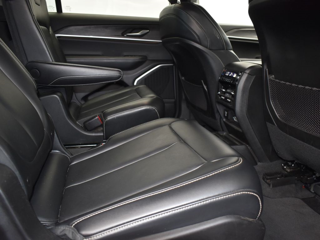 2021 Diamond Black Crystal Pearlcoat Jeep Grand Cherokee L Limited 4X4 SUV