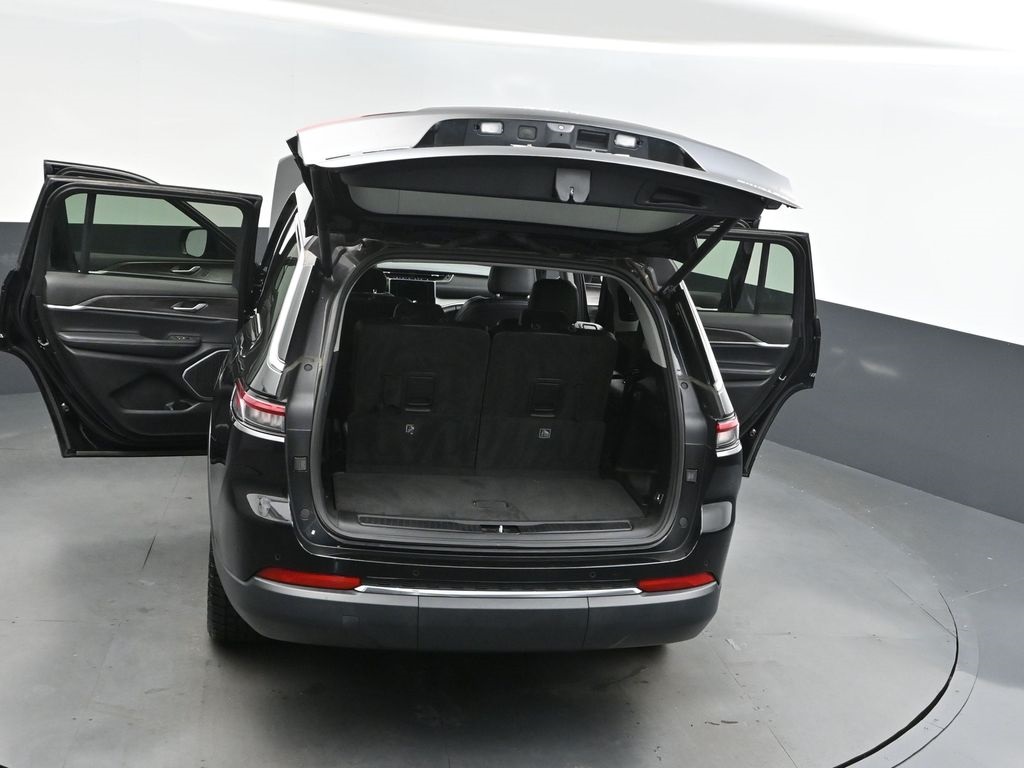 2021 Diamond Black Crystal Pearlcoat Jeep Grand Cherokee L Limited 4X4 SUV
