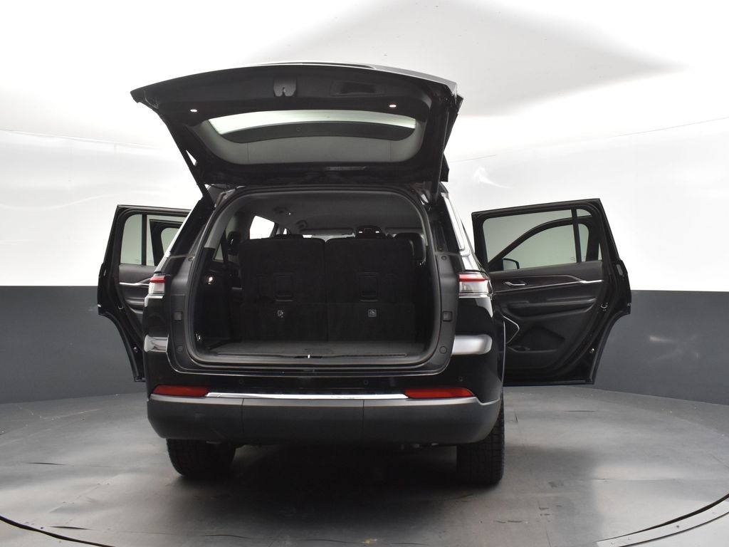 2021 Diamond Black Crystal Pearlcoat Jeep Grand Cherokee L Limited 4X4 SUV