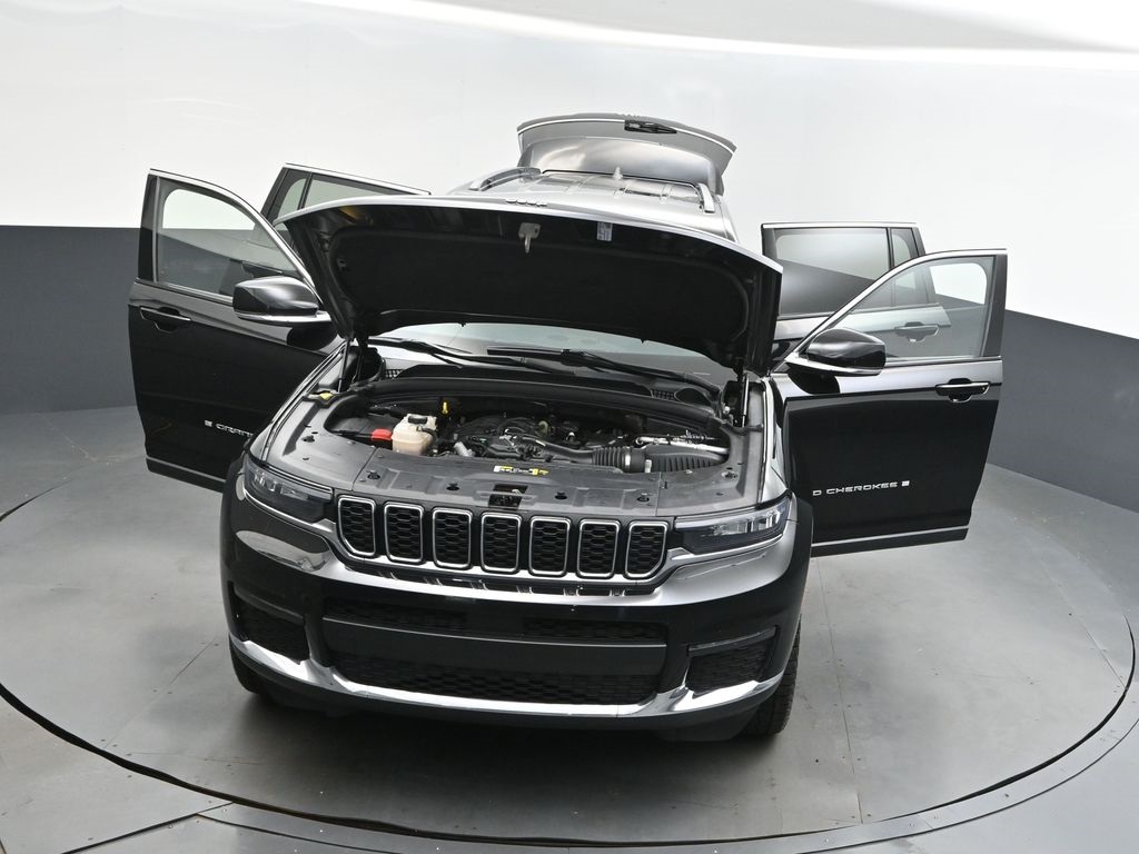 2021 Diamond Black Crystal Pearlcoat Jeep Grand Cherokee L Limited 4X4 SUV