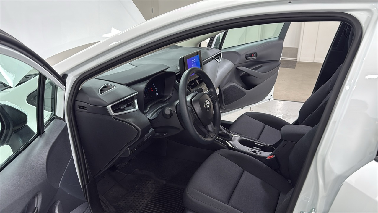 2026 Toyota Corolla LE photo 12