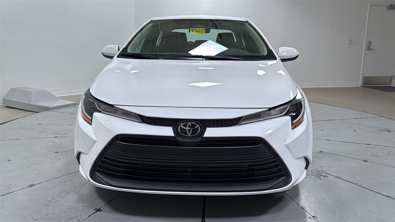 2026 Toyota Corolla LE photo 2