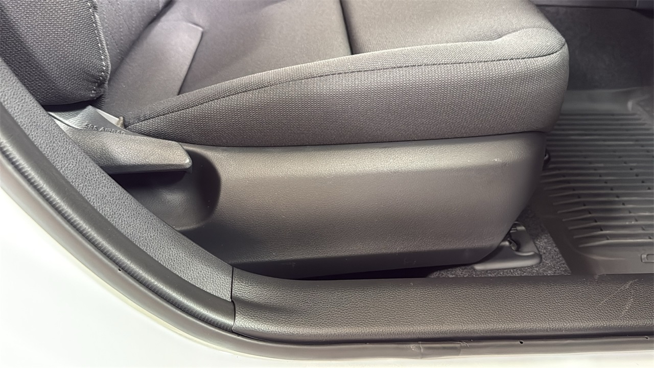 2026 Toyota Corolla LE photo 20