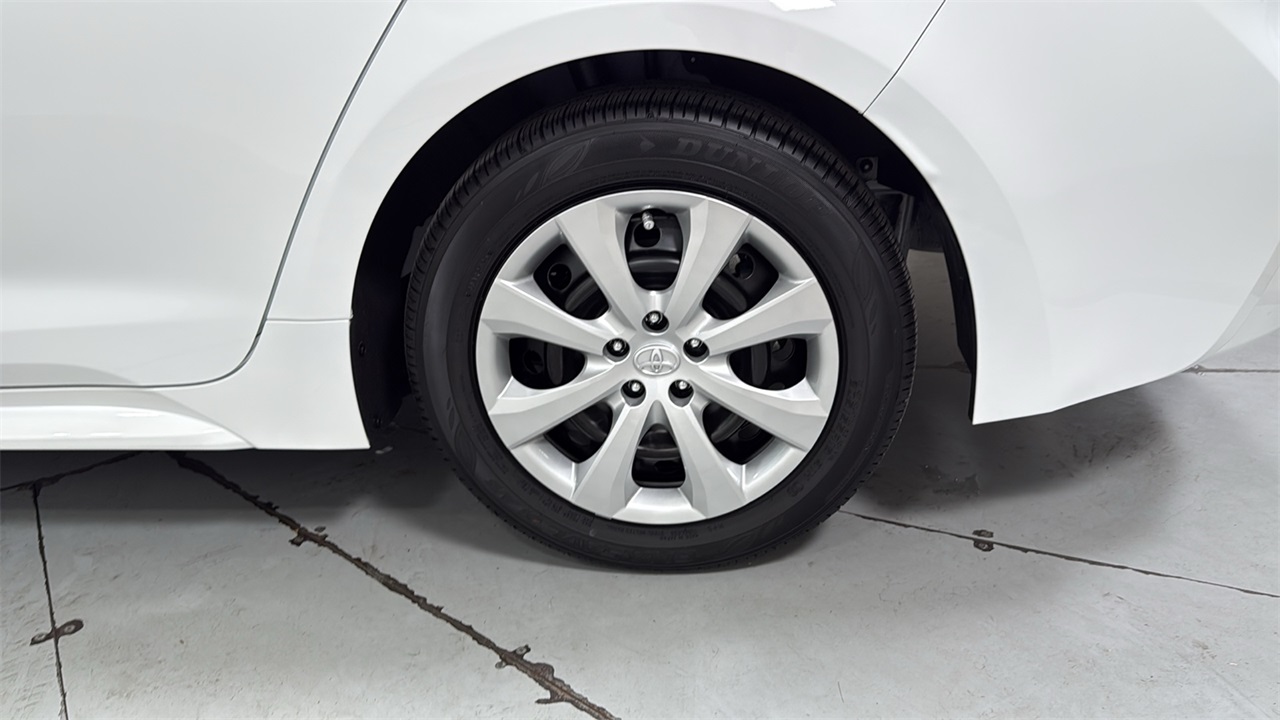 2026 Toyota Corolla LE photo 23