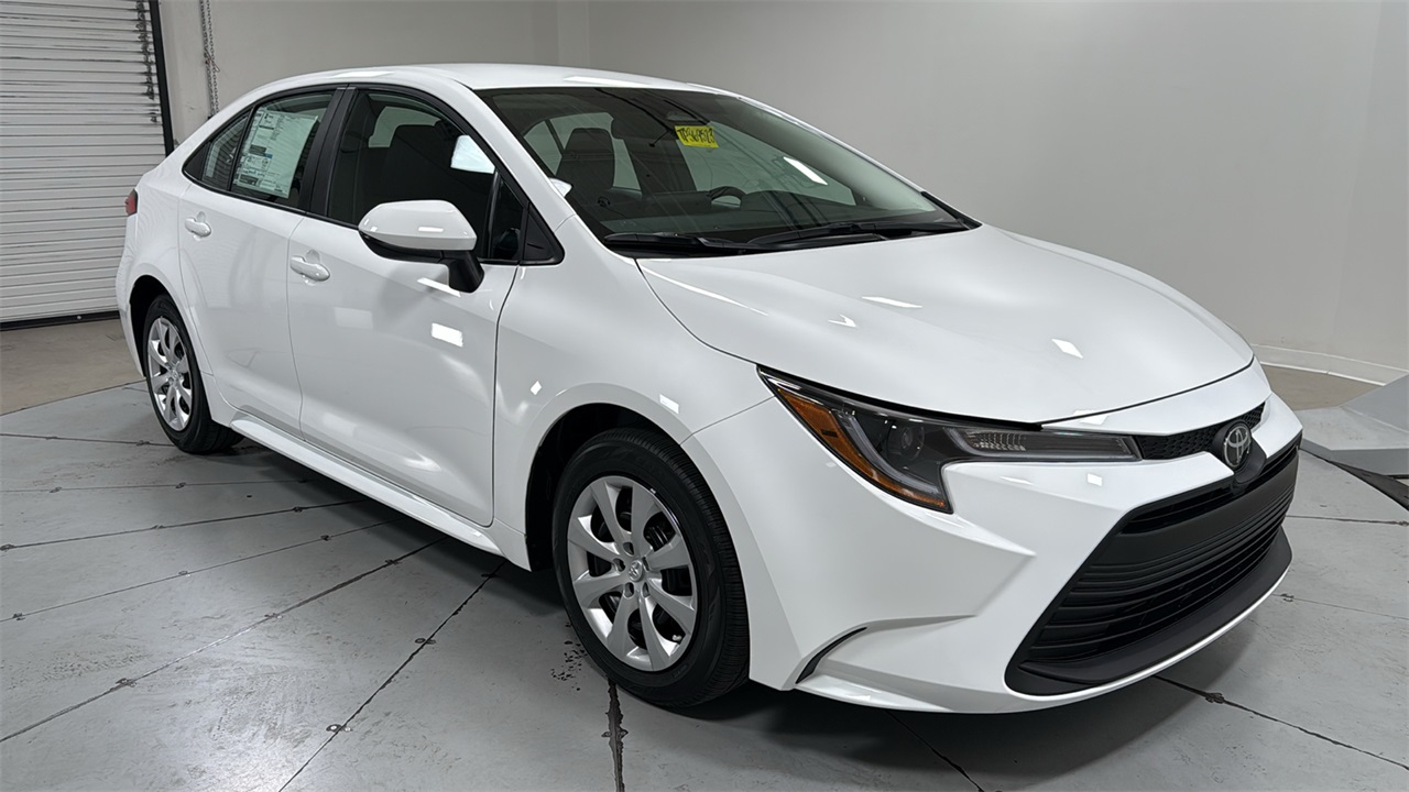 2026 Toyota Corolla LE photo 3