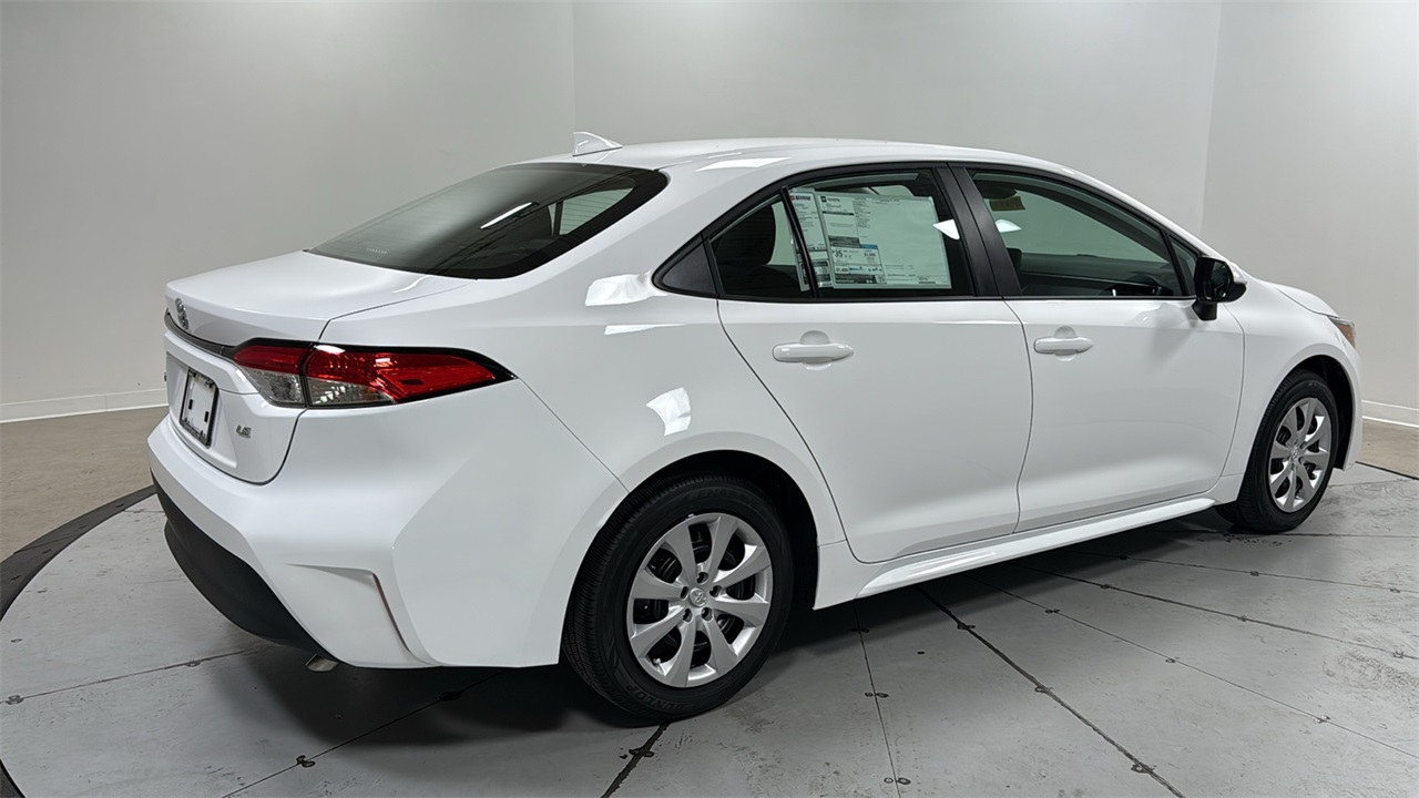 2026 Toyota Corolla LE photo 5
