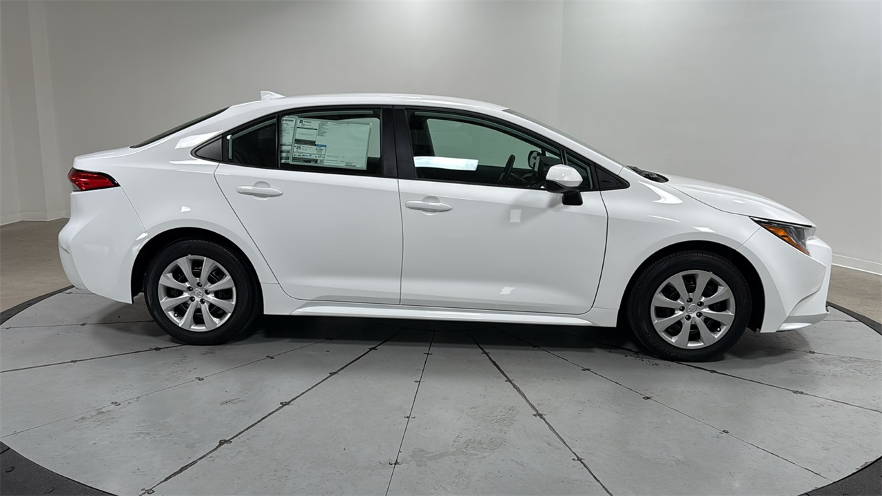 2026 Toyota Corolla LE photo 6