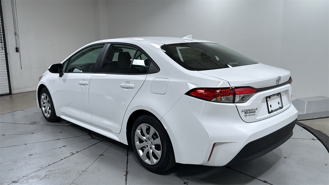 2026 Toyota Corolla LE photo 7