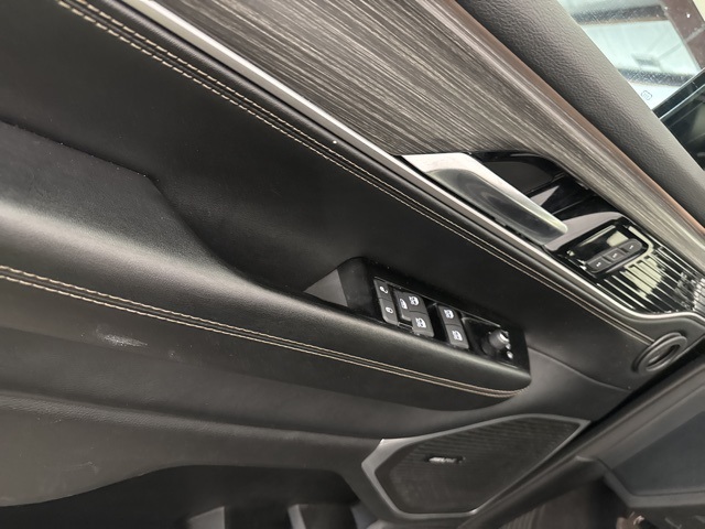 2023 Diamond Black Crystal Pearlcoat Jeep Wagoneer L Series II 4X4 SUV