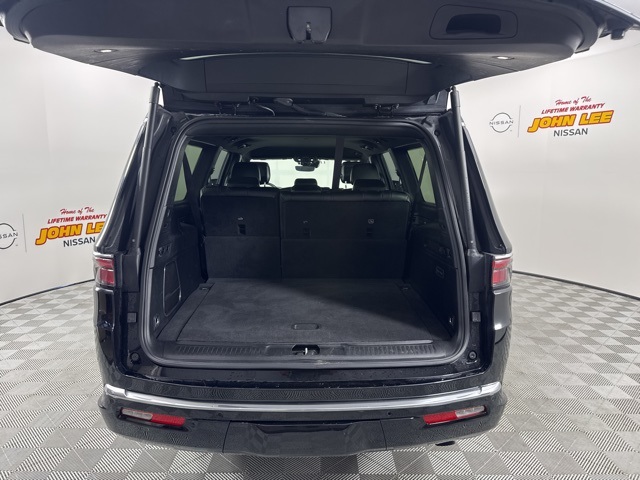 2023 Diamond Black Crystal Pearlcoat Jeep Wagoneer L Series II 4X4 SUV