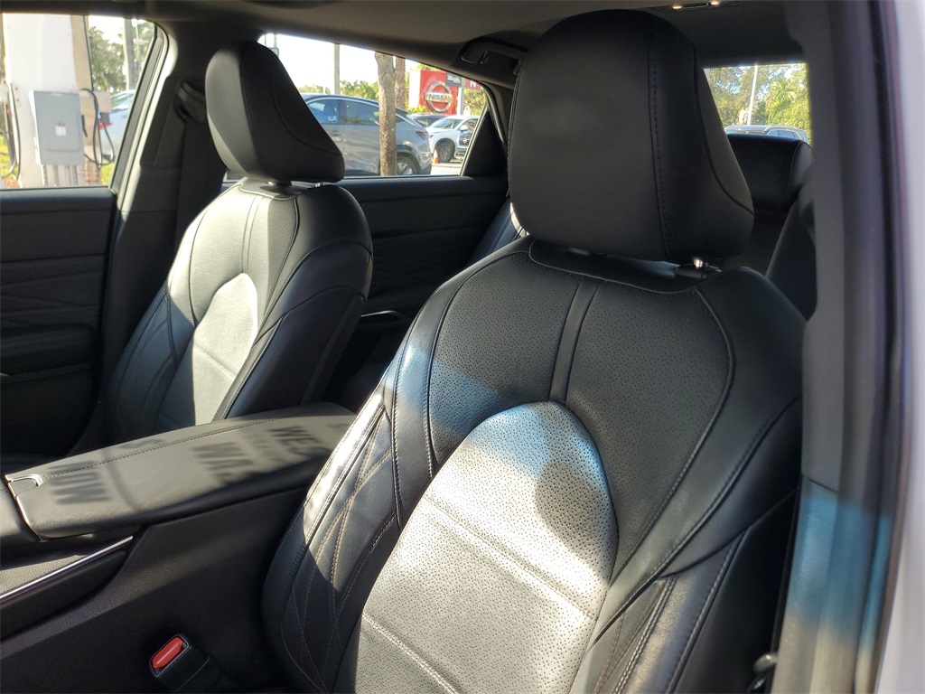 used 2021 Toyota Avalon Hybrid car, priced at $24,895