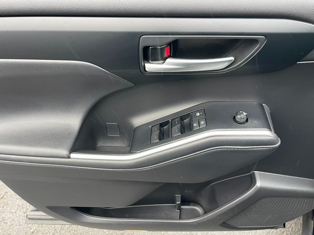 used 2020 Toyota Highlander car, priced at $29,983