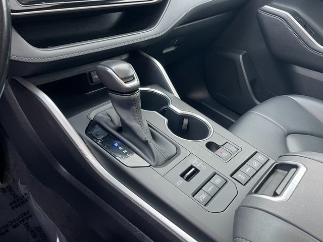 used 2020 Toyota Highlander car, priced at $29,983