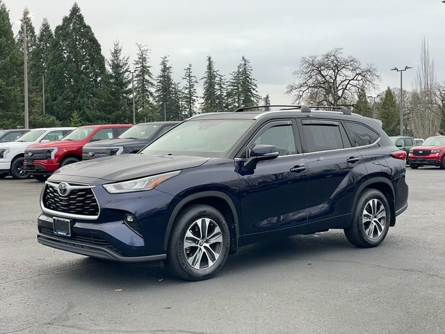 used 2020 Toyota Highlander car, priced at $29,983