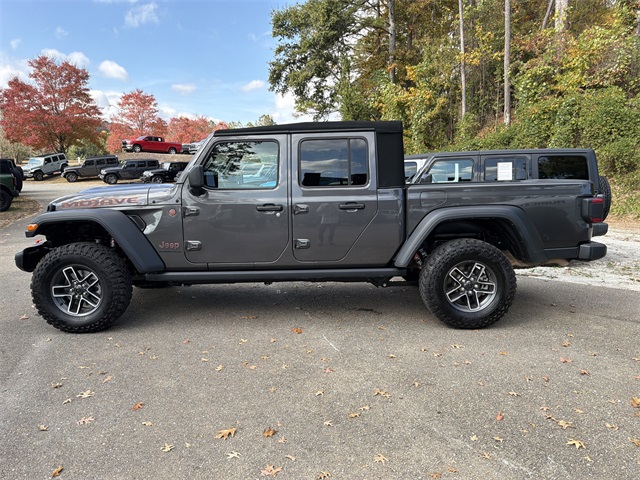Used 2024 Jeep Gladiator Truck