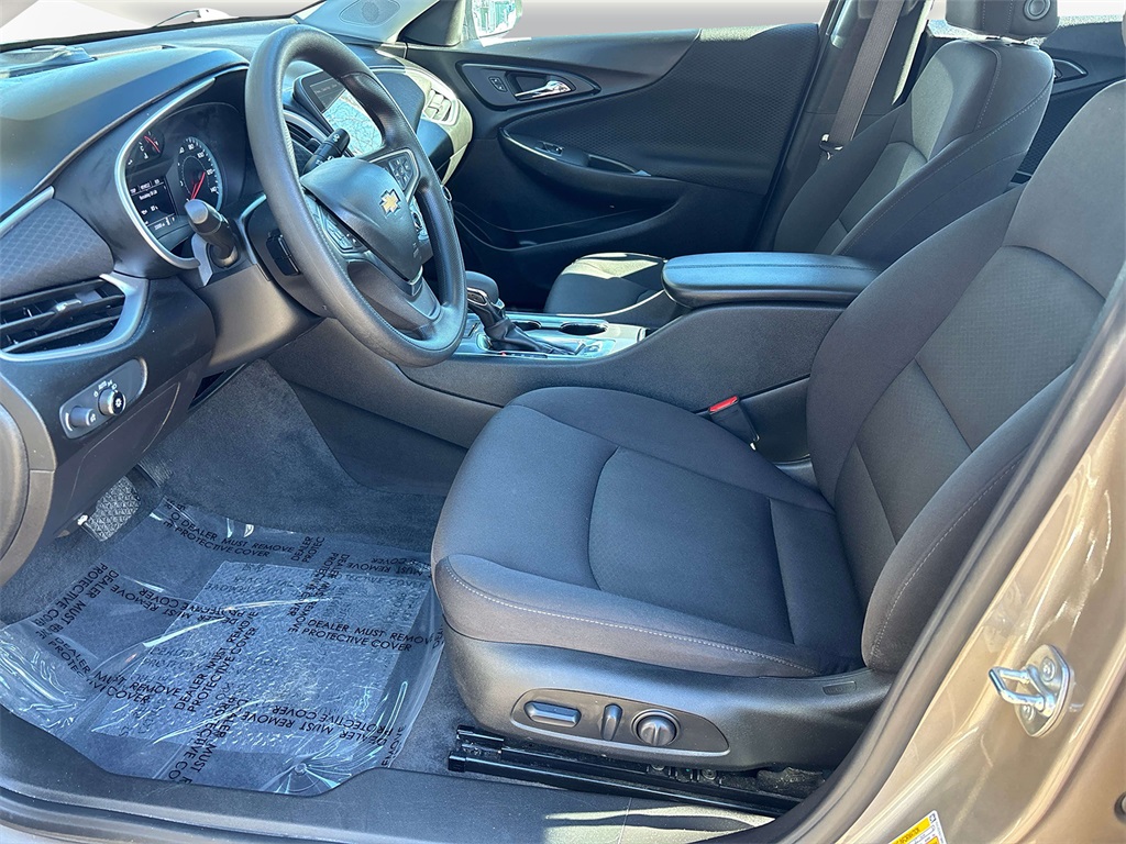 2024 Mineral Gray Metallic Chevrolet Malibu LT FWD Sedan