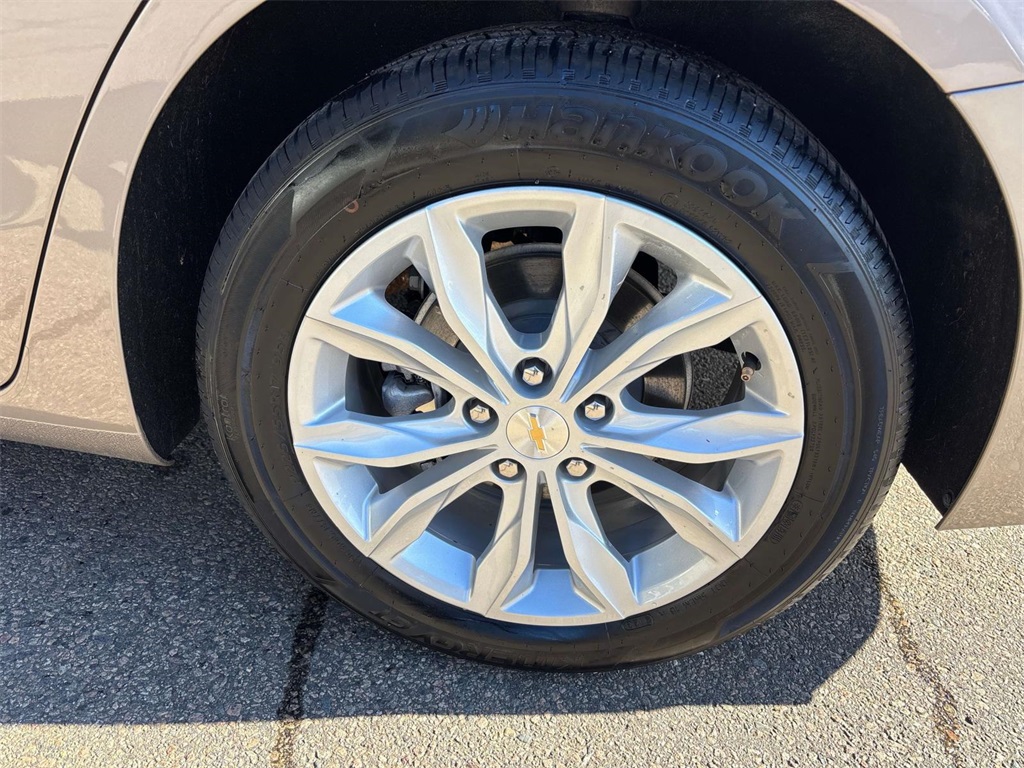 2024 Mineral Gray Metallic Chevrolet Malibu LT FWD Sedan