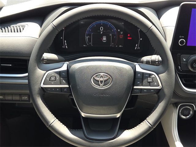 2025 Toyota Grand Highlander XLE photo 9
