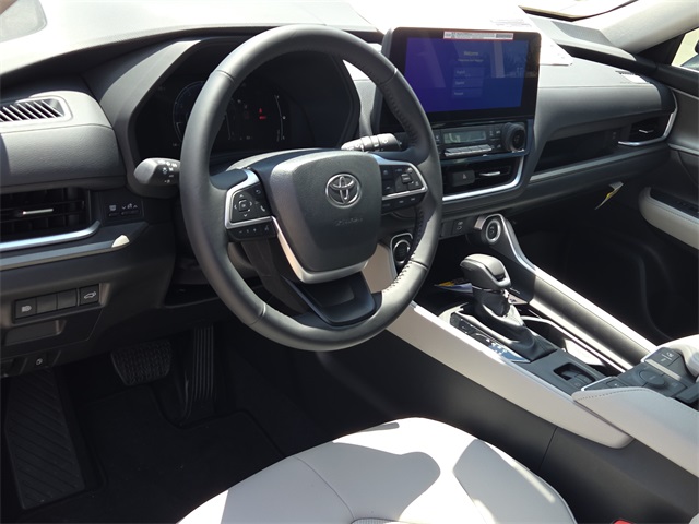 2025 Toyota Grand Highlander XLE photo 11