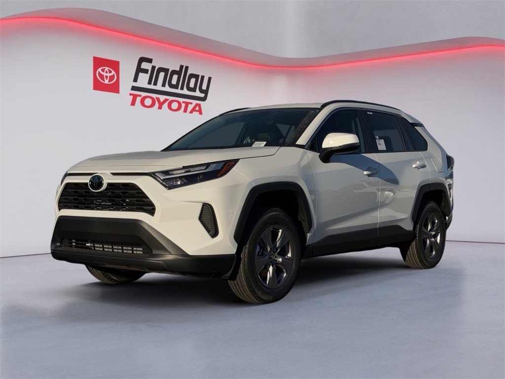 2025 Toyota RAV4 XLE's photo