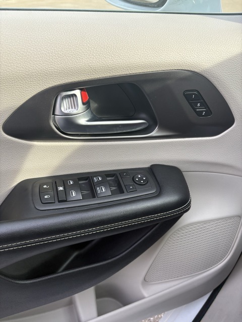 used 2022 Chrysler Pacifica car, priced at $53,903