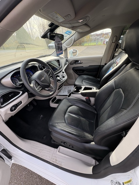 used 2022 Chrysler Pacifica car, priced at $53,903