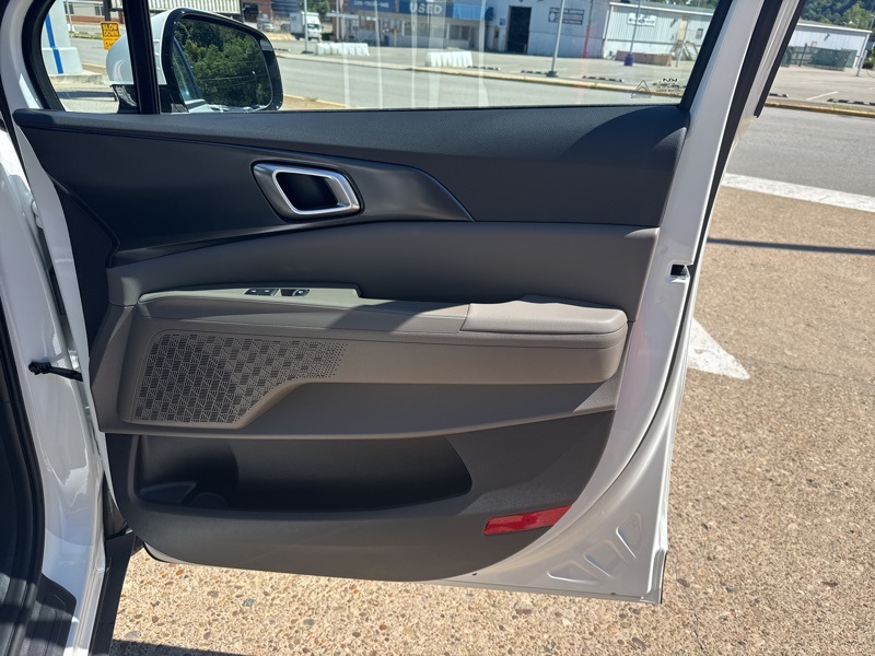 2026 Kia Carnival LX photo 18