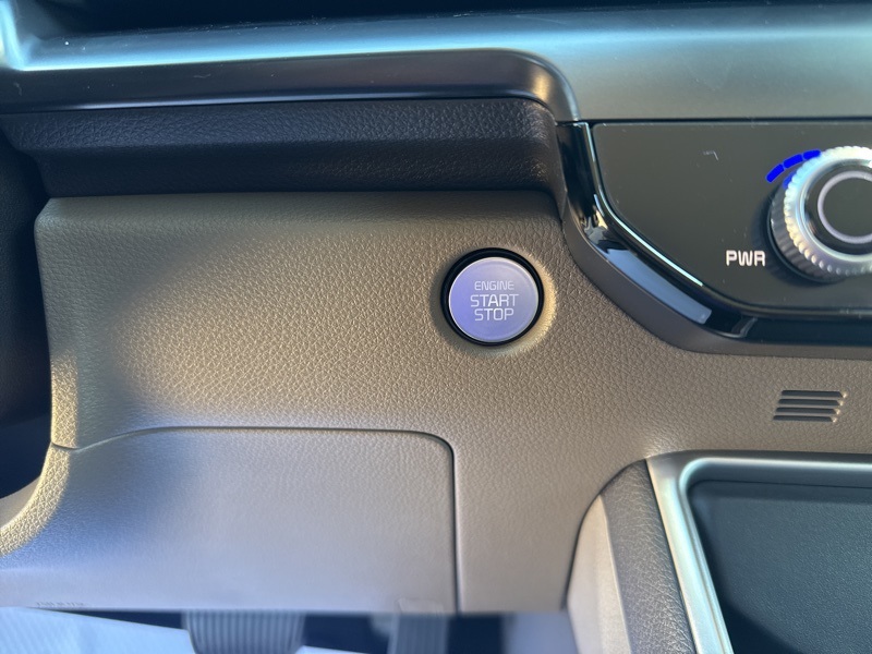 2026 Kia Carnival LX photo 24