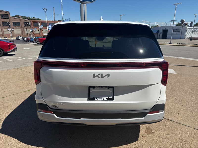 2026 Kia Carnival LX photo 5